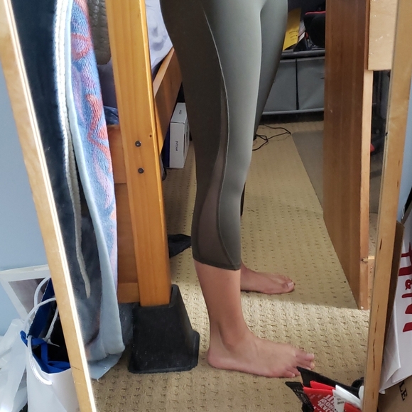 **SOLD**Lululemon Leggings - Picture 6 of 9